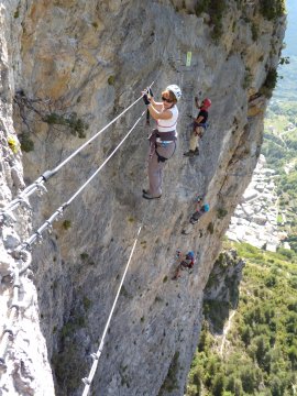 Bianca, Paolo e i due francesi sul 1° ponte delle scimmie (34974 bytes)
